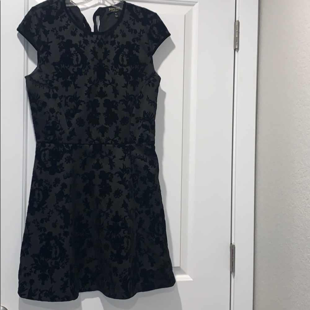 🎉black mini dress with velvet juicy couture🎉